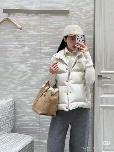 2025年11月23日入荷秋冬新作Diorダウンジャケットファッション/誕生日プレゼント/贈り物 can工場