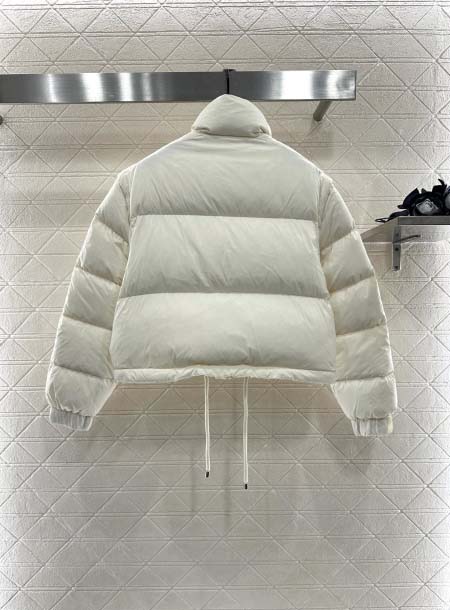 2025年11月23日入荷秋冬新作Monclerダウンジャケットファッション/誕生日プレゼント/贈り物 can工場