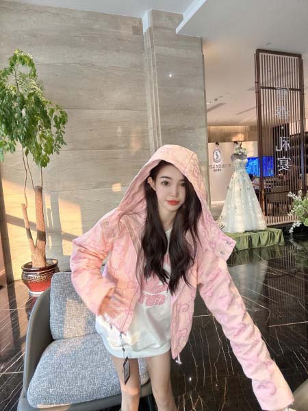 2025年11月23日入荷秋冬新作Gucciダウンジャケットファッション/誕生日プレゼント/贈り物 can工場