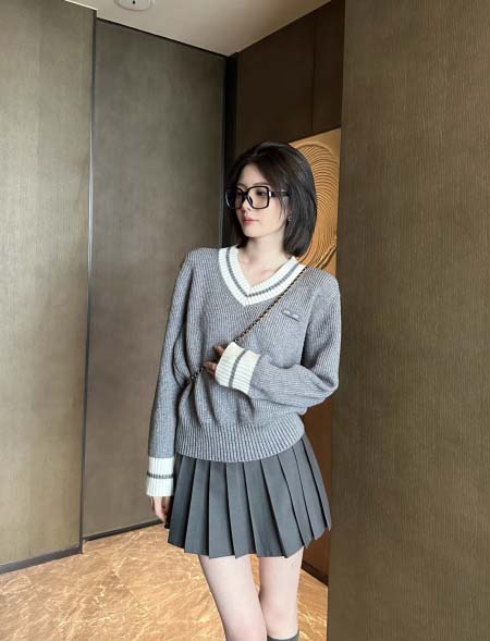 2025年11月24日入荷秋冬新作miumiuニット/セーター ファッション/誕生日プレゼント/贈り物 can工場