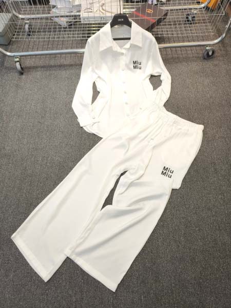 2025年11月24日入荷秋冬新作miumiuセット ファッション/誕生日プレゼント/贈り物 can工場