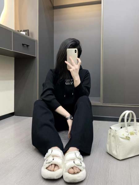 2025年11月24日入荷秋冬新作miumiuセットファッション/誕生日プレゼント/贈り物 can工場