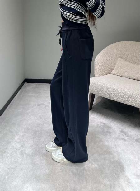 2025年11月24日入荷秋冬新作miumiuズボンファッション/誕生日プレゼント/贈り物 can工場