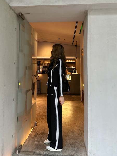 2025年11月24日入荷秋冬新作miumiuセット ファッション/誕生日プレゼント/贈り物 can工場