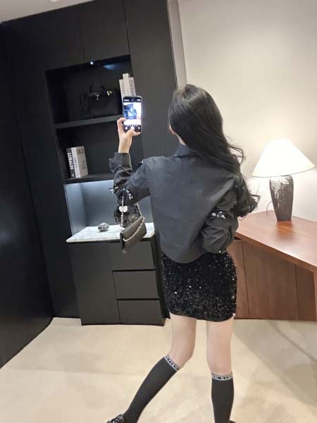 2025年11月24日入荷秋冬新作miumiu シャツ ファッション/誕生日プレゼント/贈り物 can工場