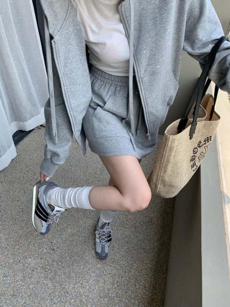 2025年11月24日入荷秋冬新作miumiuセット ファッション/誕生日プレゼント/贈り物 can工場