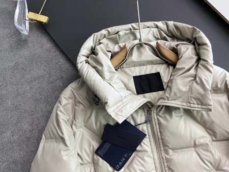 2025年11月26日入荷秋冬新作Pradaダウンジャケット高級なプレゼント/誕生日プレゼント/高品質/メンツ/記念品/ wenzhou工場