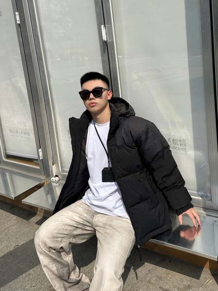 2025年11月27日秋冬新作Louis Vuittonダウンジャケット高品質人気商品/LDF工場