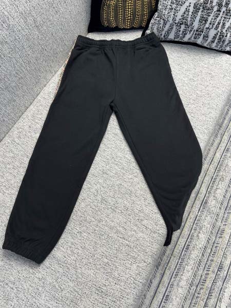 2025年11月4日秋冬新作Burberryズボン高品質人気...