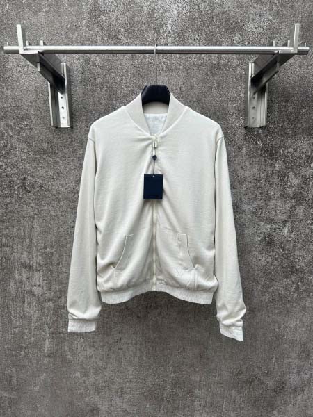 2025年11月9日秋冬新作LOUIS VUITTONジャケ...