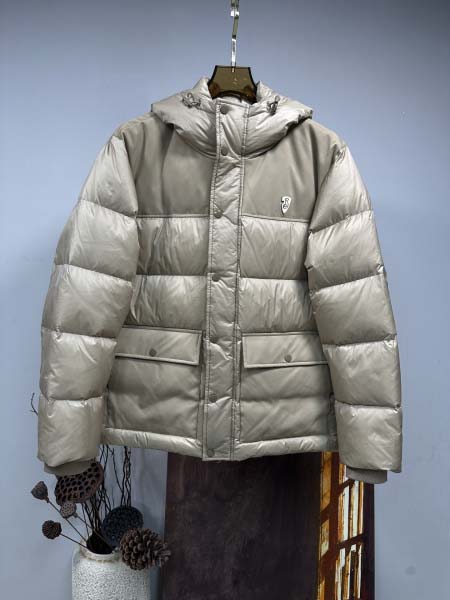 2025年11月14日秋冬新作Burberryダウンジャケッ...