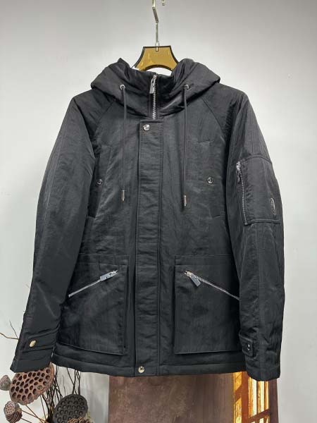 2025年11月14日秋冬新作Burberryダウンジャケッ...