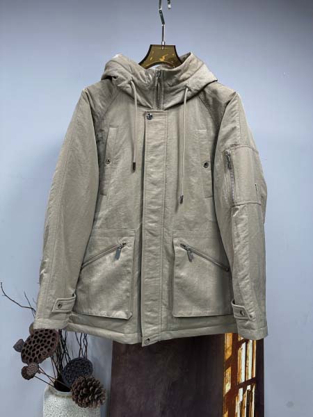 2025年11月14日秋冬新作Burberryダウンジャケッ...