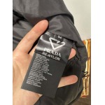 2025年11月14日秋冬新作PRADAダウンベスト高品質人気商品/QIU工場