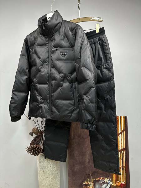 2025年11月14日秋冬新作PRADAダウンジャケット上下...