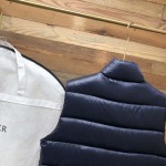 2025年11月14日秋冬新作Monclerタンクトップ高品質人気商品/QIU工場