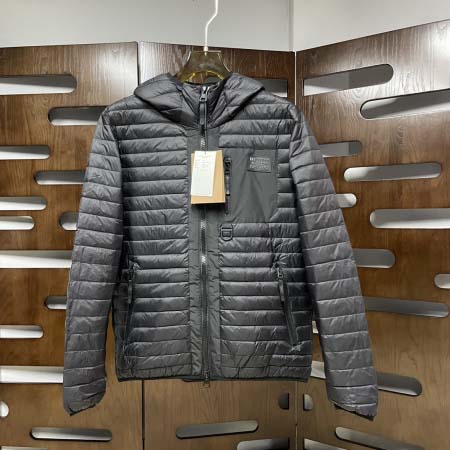 2025年11月17日秋冬新作BURBERRYダウンジャケッ...