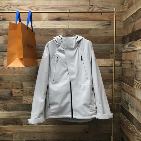 2025年11月17日秋冬新作ARCTERYXダウンジャケッ...