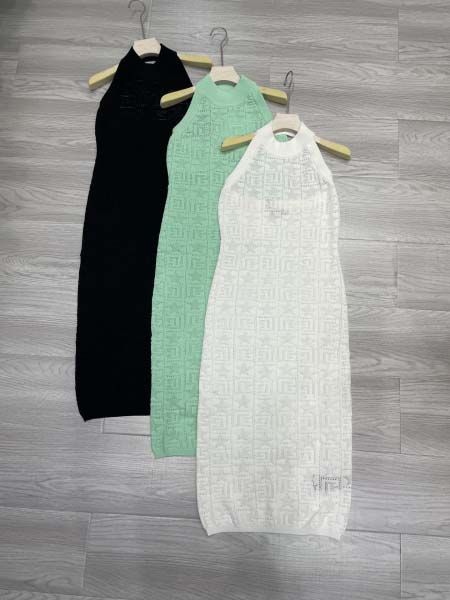 2025年11月18日入荷秋冬新作BALMAINファッション...