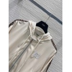 2025年11月18日入荷秋冬新作Fendi 上下ファッション/誕生日プレゼント/贈り物 can工場