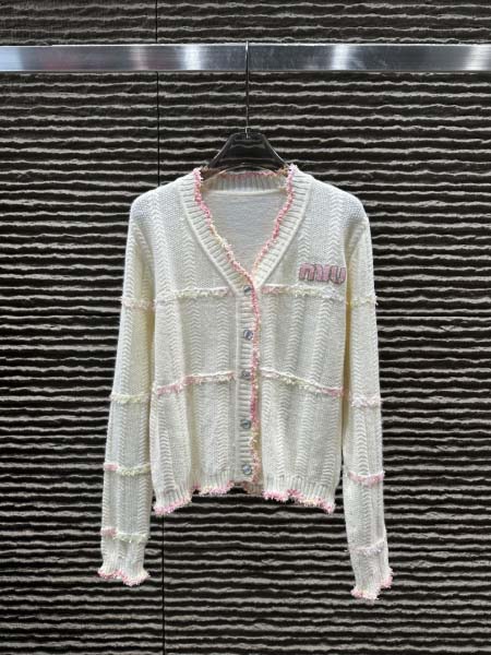 2025年11月18日入荷秋冬新作 miumiuカーディガン...