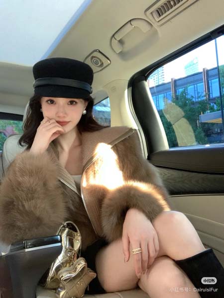 2025年11月18日入荷秋冬新作キツネの毛を模したパッチワ...