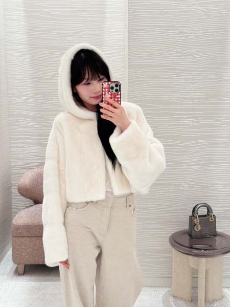 2025年11月18日入荷秋冬新作DIORファッション/誕生...