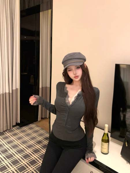 SAINT LAUREN*パッチワークレース偽の2枚のvネッ...