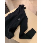 2025年11月18日入荷秋冬新作miumiu ニット/セーターファッション/誕生日プレゼント/贈り物 can工場