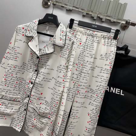 2025年11月21日入荷秋冬新作Diorファッション/誕生...