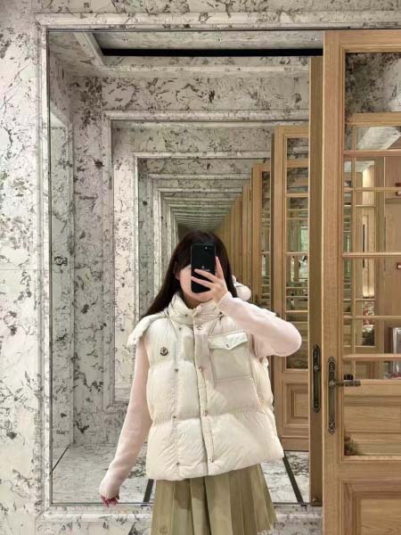 2025年11月22日入荷秋冬新作MONCLERダウンジャケ...