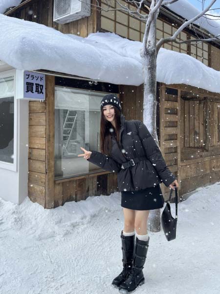 2025年11月22日入荷秋冬新作Pradaダウンジャケット...