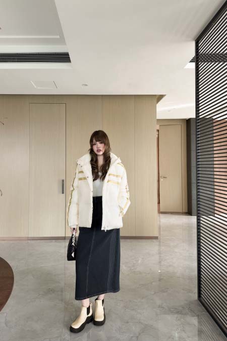 2025年11月23日入荷秋冬新作Dior ダウンジャケット...