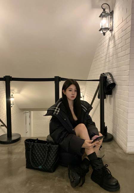 2025年11月23日入荷秋冬新作Burberryダウンジャ...