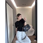 2025年11月24日入荷秋冬新作miumiuニット/セーター ファッション/誕生日プレゼント/贈り物 can工場