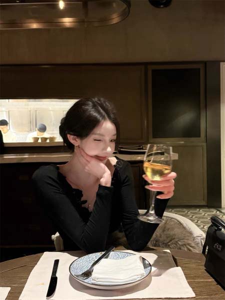 2025年11月24日入荷秋冬新作miumiu シャツ ファ...