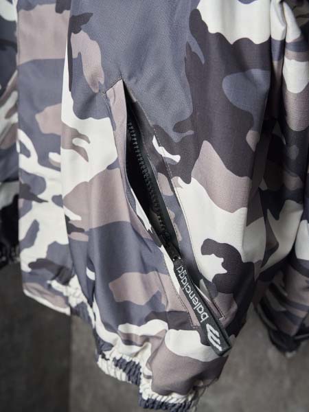 2025年12月3日秋冬新作Balenciagaオーバーコート高品質人気商品/LDF工場