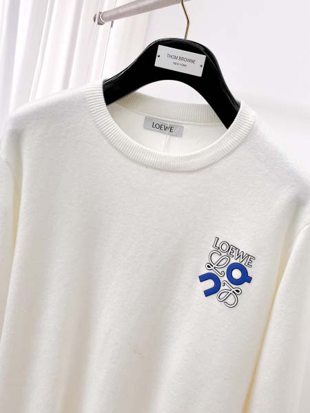 2025年12月5日入荷新作Loeweセーター ★高級品/誕生日プレゼント/OM工場