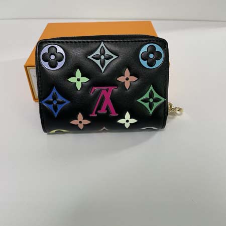 2025年12月8日入荷ヴィトン財布M13829LV SkiCoussinMonogramLV Circle 高品質新作/誕生日プレゼント