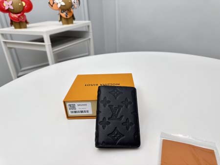 2025年12月8日入荷ヴィトン財布M62899 Monogram ShadowMonogramMonogram Shadow7.5 x 11 x 1 cm高品質新作/誕生日プレゼント