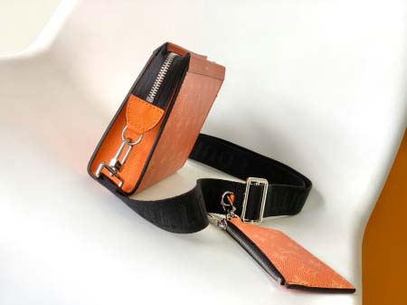 2025年12月9日入荷Louis Vuitton バッグM81124 M30305 M30935 M30934Alpha Wearable Monogram Eclipse 18.5 x 11 x 6.5cm  高品質新作/誕生日プレゼン