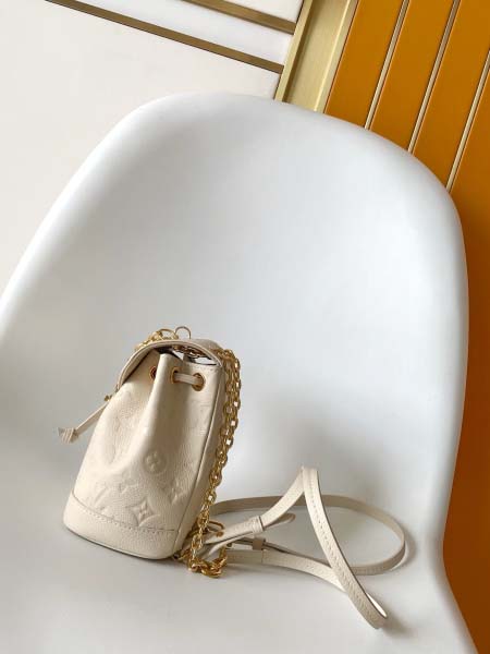 2025年12月9日入荷Louis Vuitton バッグM25819 M14549 Nano Noé Monogram Empreinte S-lock 15 x 10 x 19 高品質新作/誕生日プレゼント/ZC工場