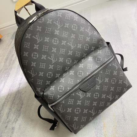 2025年12月9日入荷Louis Vuitton バッグM22545 Discovery Monogram Eclipse 31x42x17cm 高品質新作/誕生日プレゼント/ZC工場