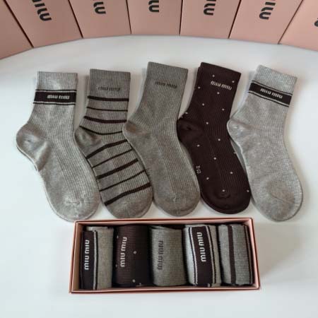2025年12月10日入荷新品MiuMiu靴下ギフト/誕生日/記念品/アクセサリーkaka工場