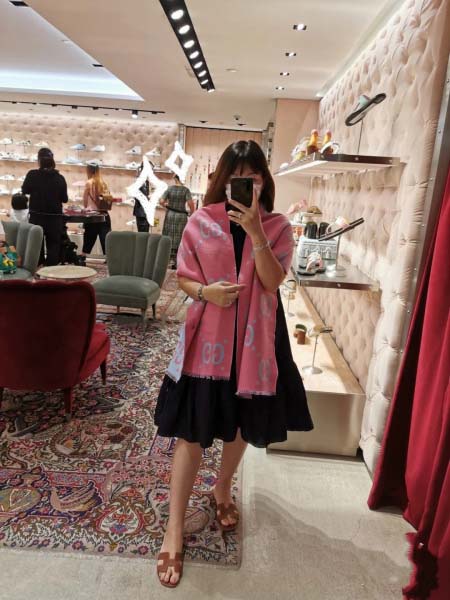 2025年12月10日入荷新品Gucciマフラーギフト/誕生日/記念品/アクセサリーkaka工場