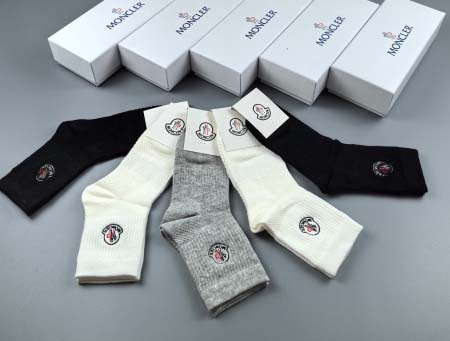 2025年12月10日入荷新品MONCLER靴下ギフト/誕生日/記念品/アクセサリーkaka工場