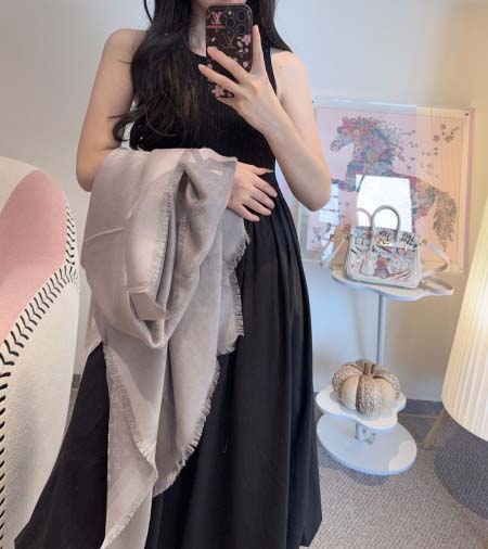 2025年12月11日入荷新品Louis Vuittonマフラーギフト/誕生日/記念品/アクセサリーkaka工場