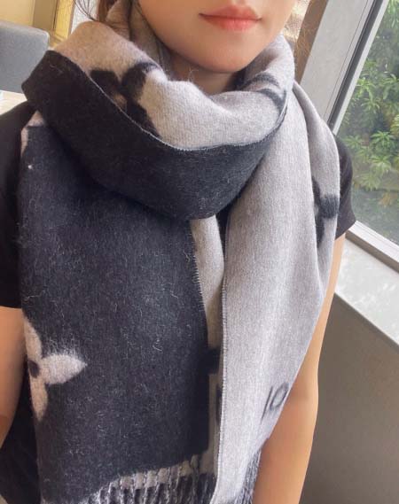 2025年12月11日入荷新品Louis Vuittonマフラーギフト/誕生日/記念品/アクセサリーkaka工場