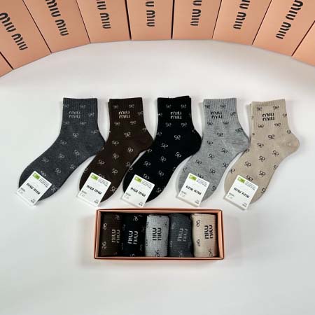 2025年12月11日入荷新品MiuMiu靴下ギフト/誕生日/記念品/アクセサリーkaka工場