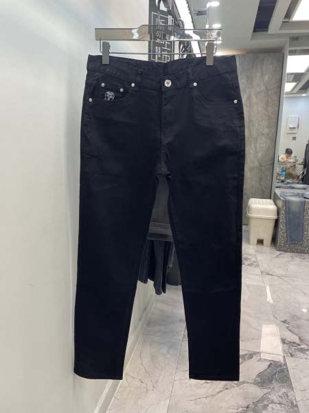 2025年12月12日入荷新作Brunello Cucinelliジーパン秋冬高品質/人気/限定版/Knt工場